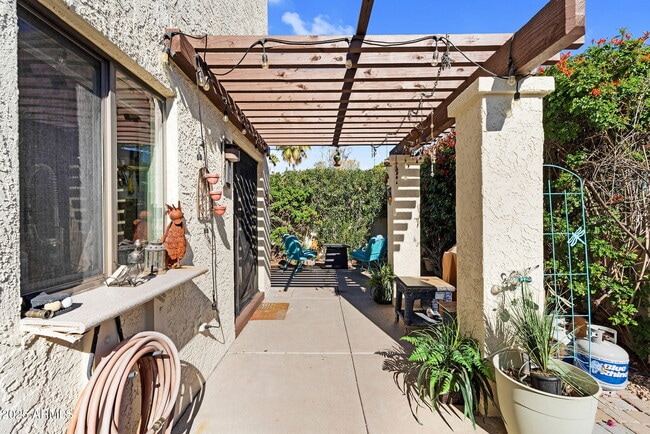 Building Photo - 4801 E Euclid Ave