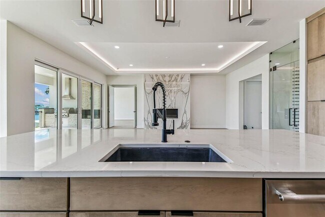 Building Photo - 3 Treasure Ln