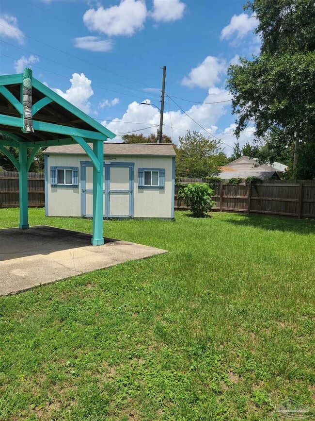 Building Photo - 4 NW Gilliland Rd
