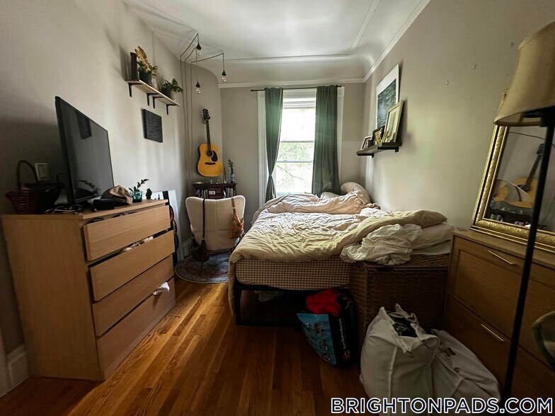 Building Photo - 511 Beacon St
