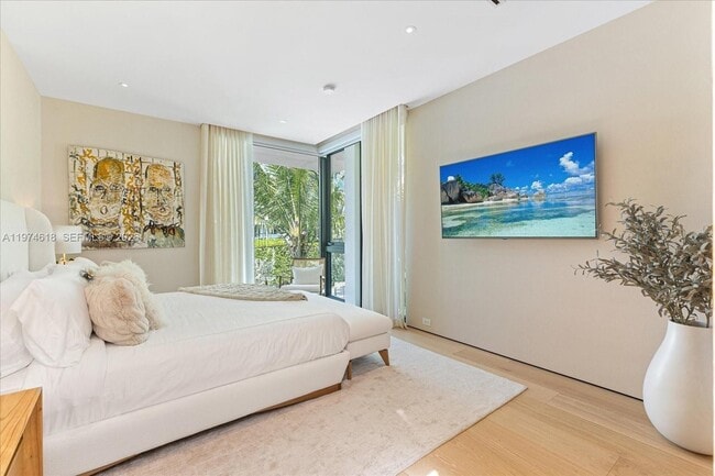 Building Photo - 1510 W 23rd St