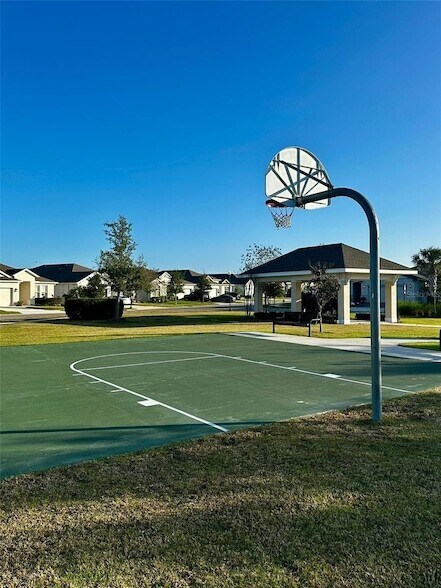 Building Photo - 33805 Astoria Cir