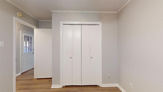 Building Photo - 3904 Windwood Cir