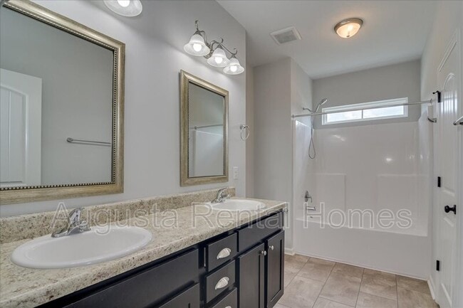 Building Photo - 3028 Ashley Lp