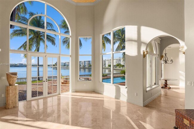 Building Photo - 3283 NE 171 St