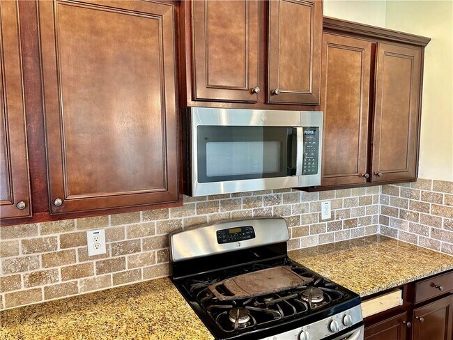 Building Photo - 3363 Willow Meadow Ln