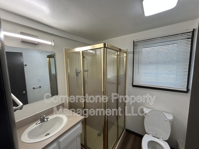 Building Photo - 1011 Cedar St