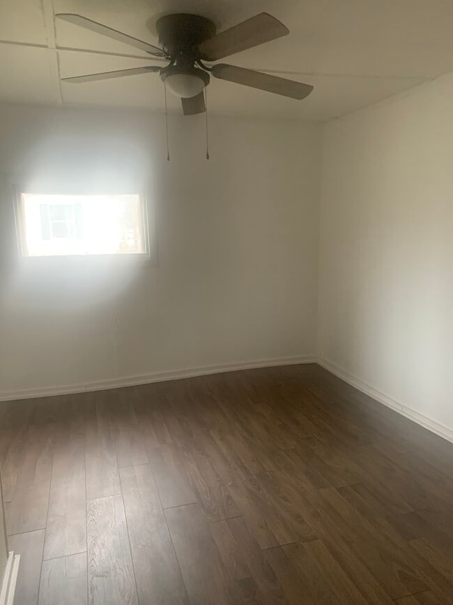 Building Photo - 102 Garfield St