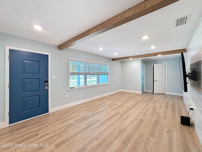 Building Photo - 1707 Shore Dr