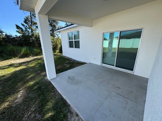Building Photo - $500 OFF OF A MONTH OF RENT! Beautiful 4BD/2BA Home in Poinciana – No HOA Approval Needed! Pets W...