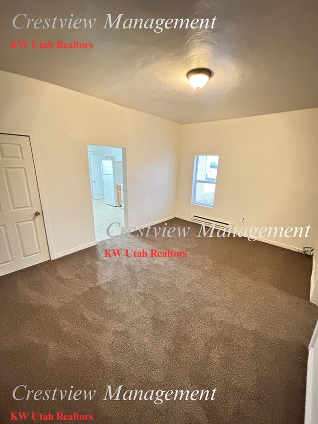 Building Photo - Cozy 2-Bedroom Home in Convenient Salt Lake City Location