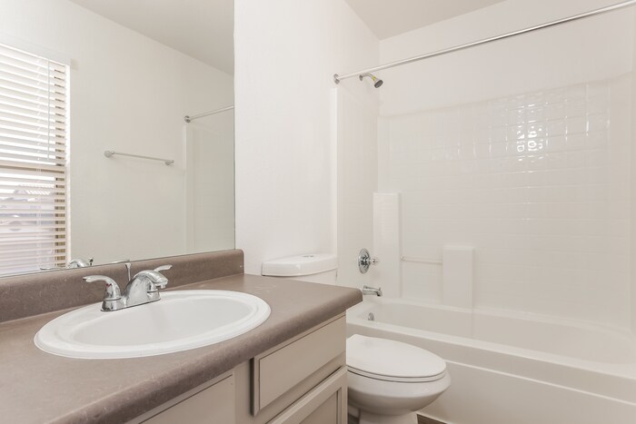 Building Photo - 2327 E 35th Ave