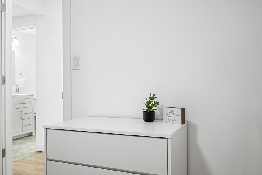 Building Photo - 1019 Central Ave