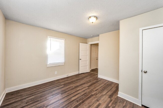 Building Photo - Charming Jasper Home with Modern Upgrades ...