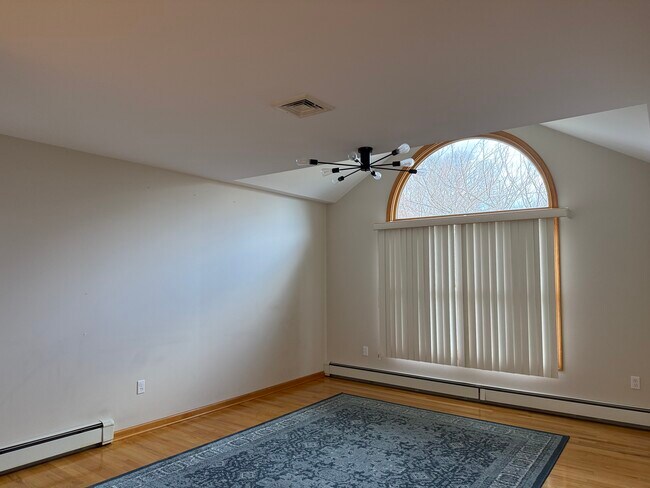 Building Photo - 49 Orris Ave