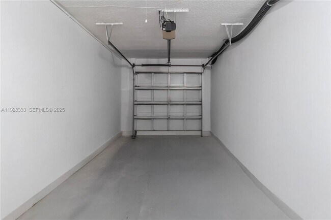 Building Photo - 3475 Emerald Oaks Dr