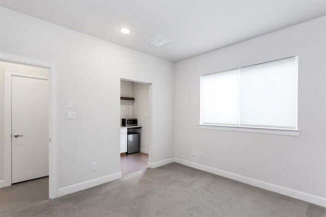Building Photo - 348 Eado Park Cir