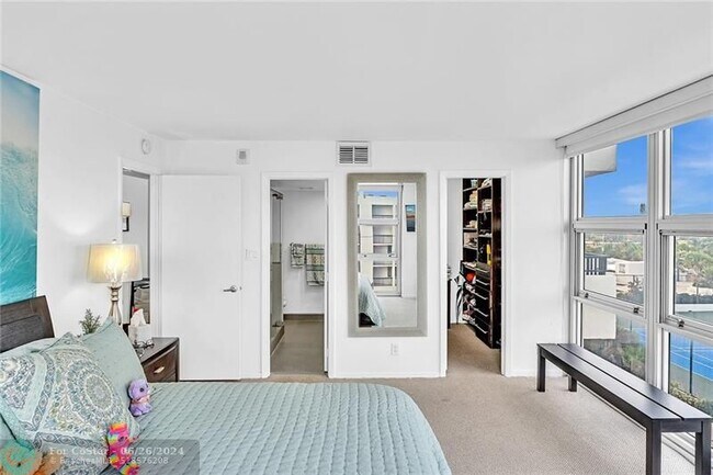 Building Photo - 525 N Ocean Blvd