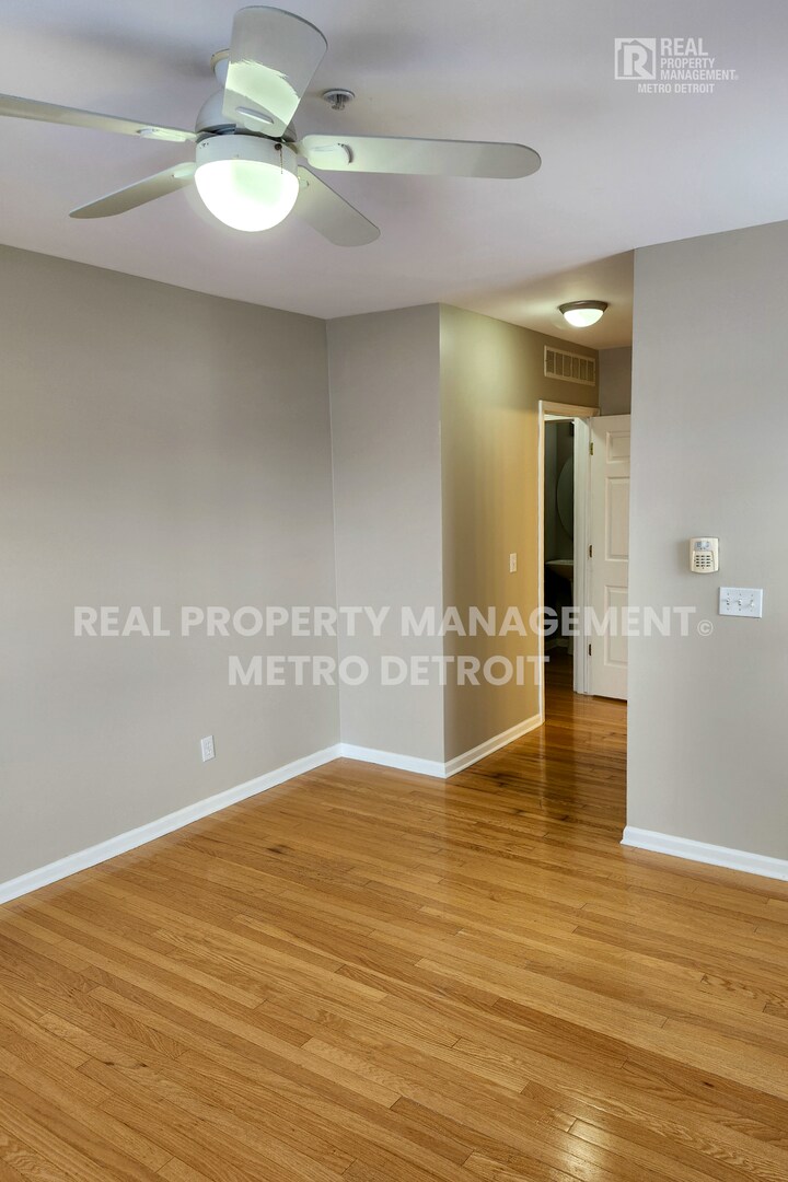 Building Photo - 1386 Raliegh Pl