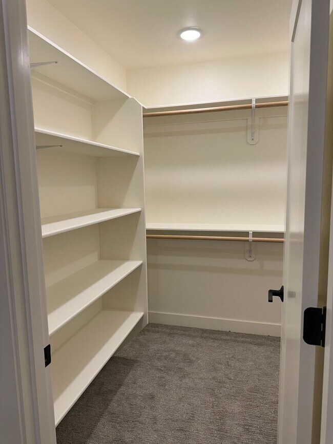 Building Photo - 1583 N Ravens Best Cir