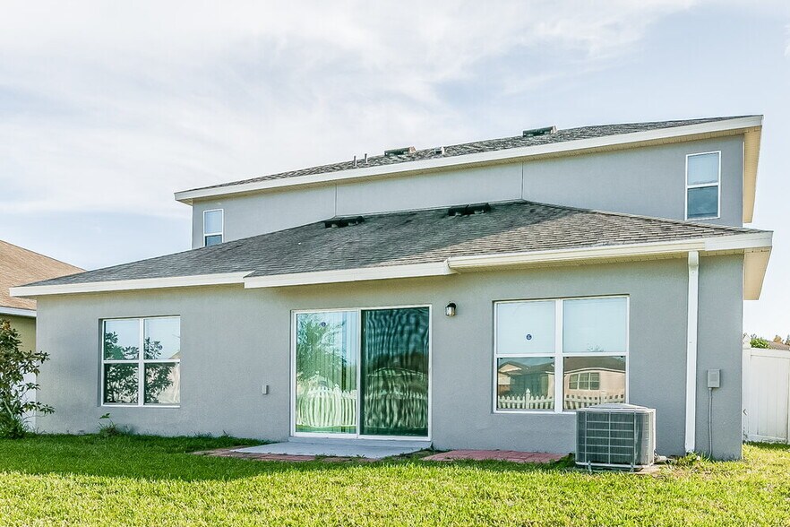 Building Photo - 3445 Brant St