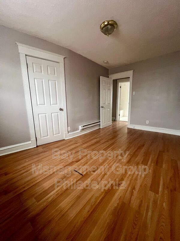 Building Photo - 239 Long Ln