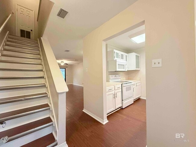 Building Photo - 36 Summer Oaks Dr