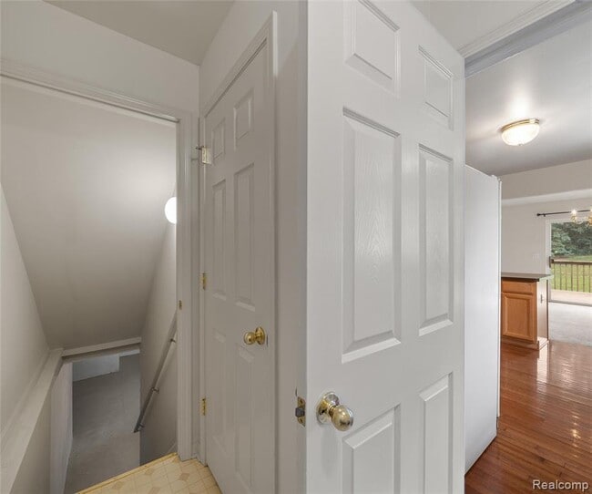 Building Photo - 5864 Willow Ridge Dr