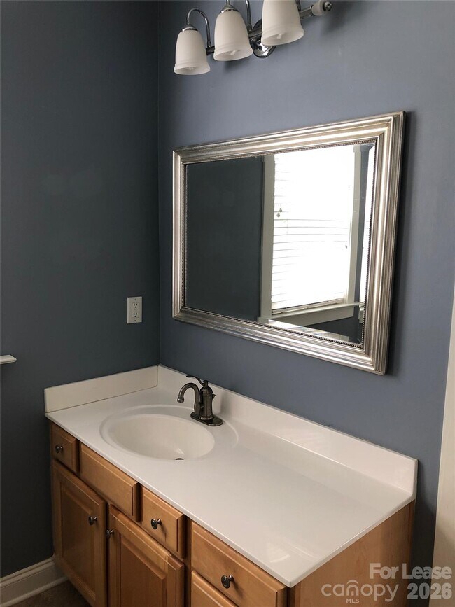 Building Photo - 113 Lake Davidson Park