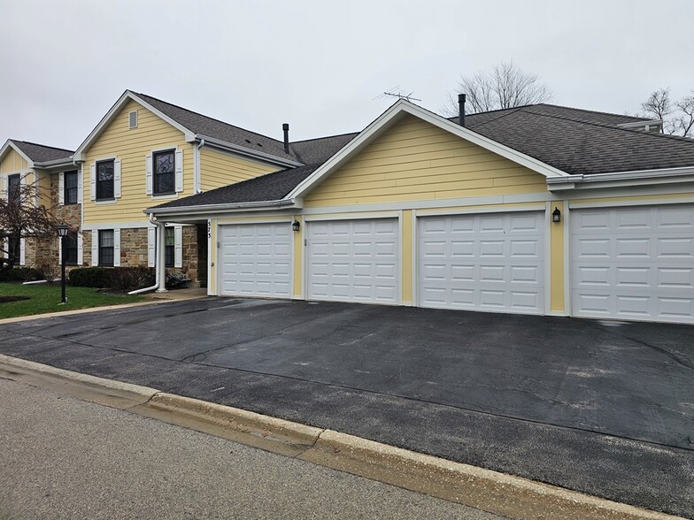 Building Photo - 573 Greystone Ln