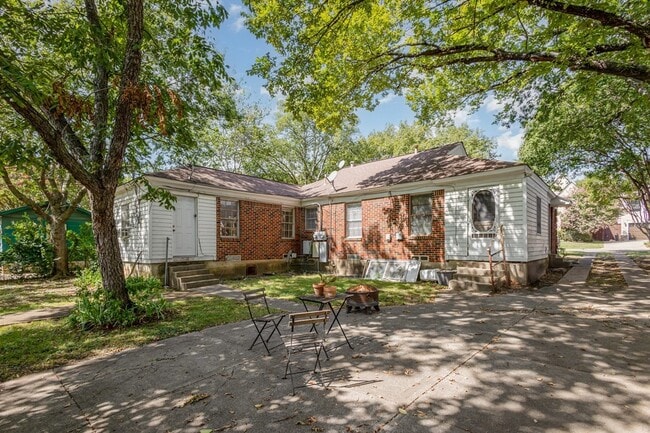 Building Photo - 6032 Marquita Ave