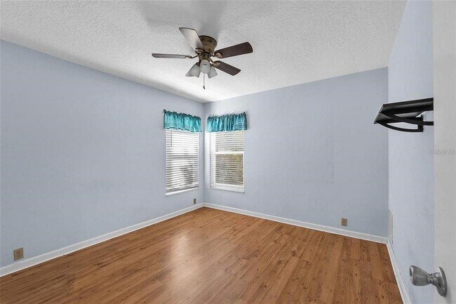Building Photo - 1702 Horseshoe Dr