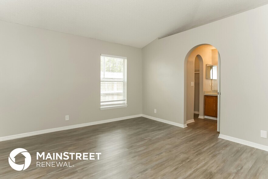 Building Photo - 2663 Kimberly Forest Dr E