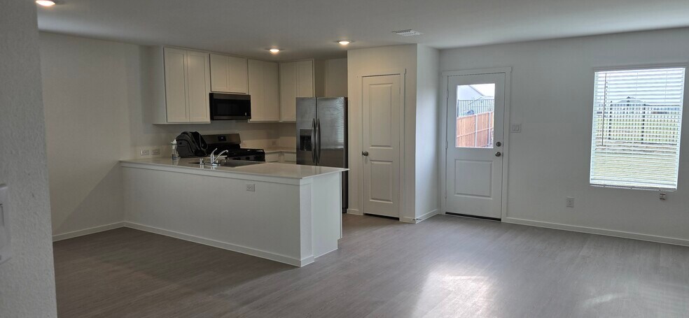 Building Photo - 3157 Burmese St