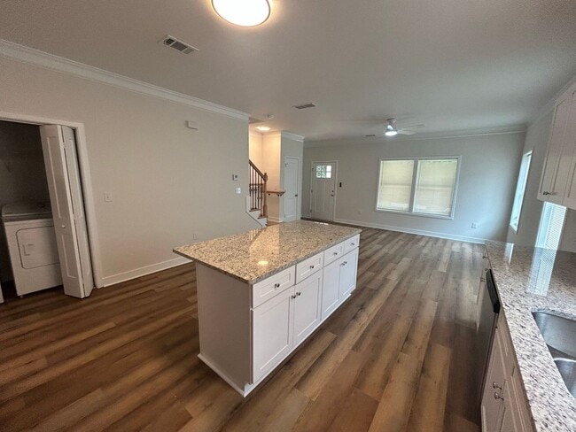 Building Photo - NOW LEASING FOR AUGUST 2026!