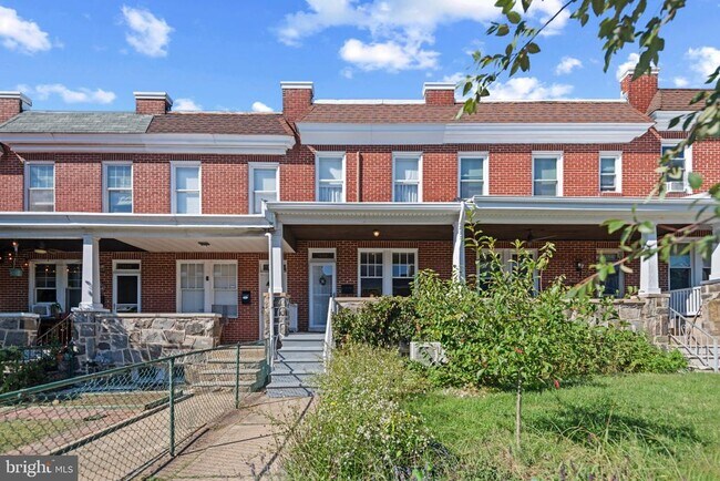Building Photo - 1228 W 37th St