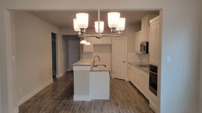 Building Photo - 3/2/2 Godley ISD + Pet Welcome