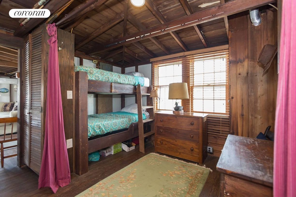 Building Photo - 39 Point Rd