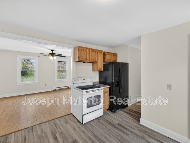 Building Photo - 483 Boswell Ave