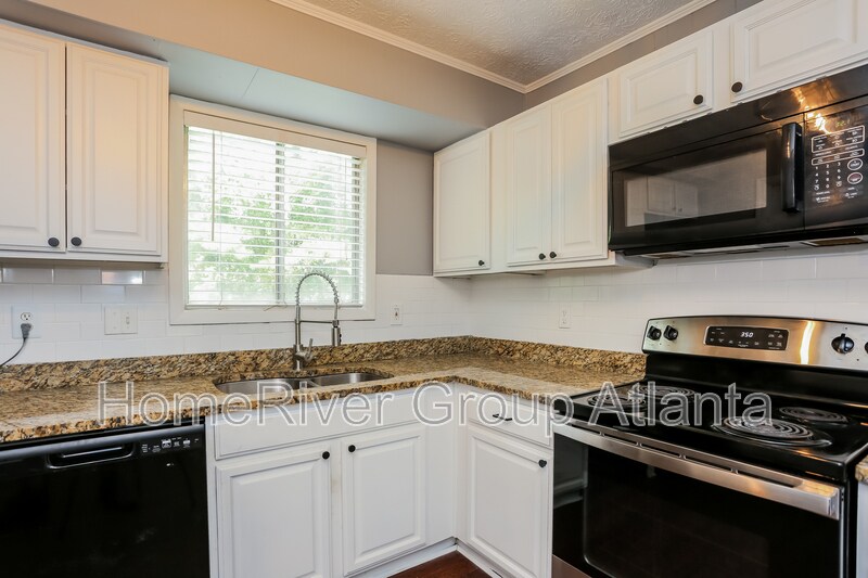 Building Photo - 6360 Ashdale Dr