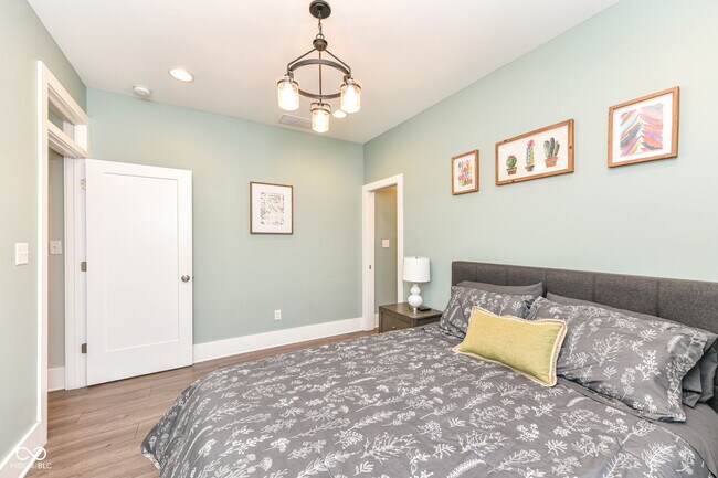 Building Photo - 1242 S Talbott St