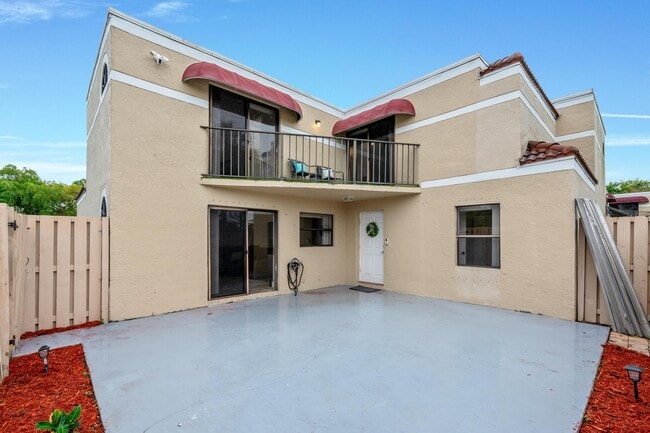 Building Photo - 3715 Village Dr