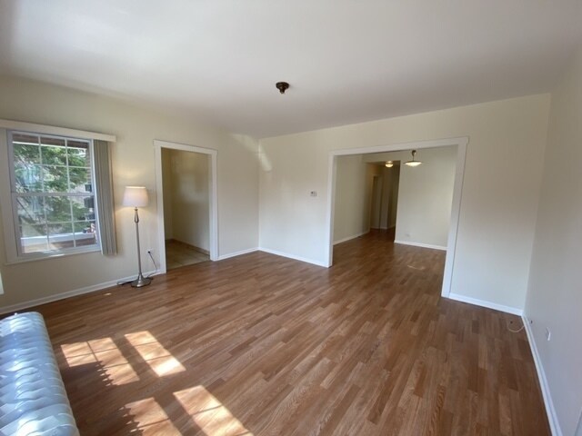 Building Photo - 3638 W Cornelia Ave