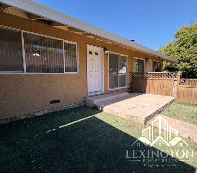 Building Photo - Stunning, 2BD/1BA, Condo in the Villaggio Community off Madison Ave. and Auburn Blvd.! ***Move-in...