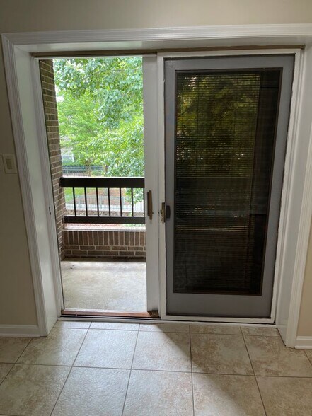 Building Photo - 44755 Woodlake Ct