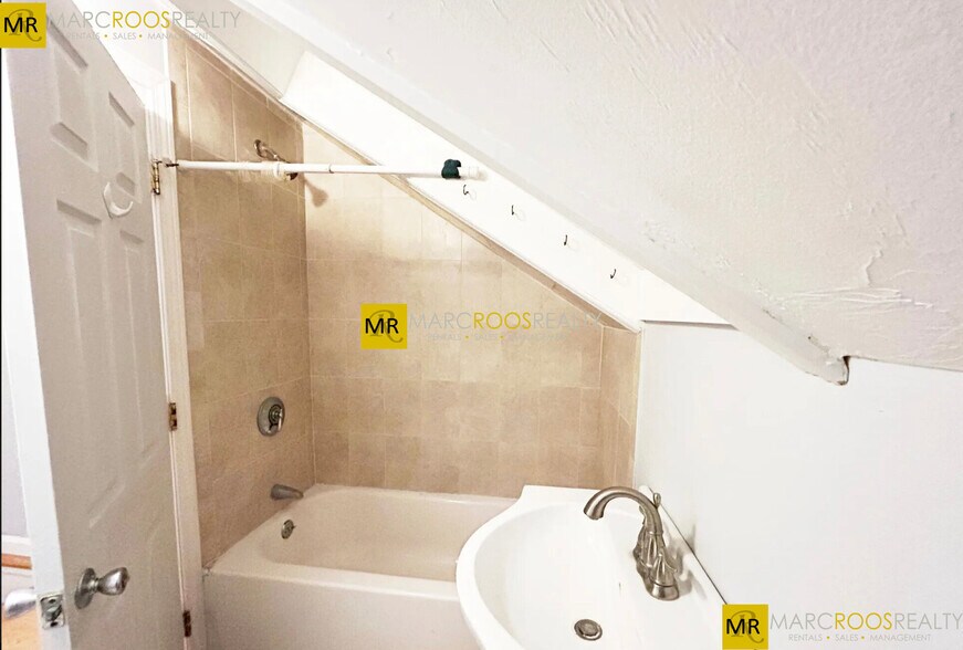 Primary Photo - 40 Plymouth St