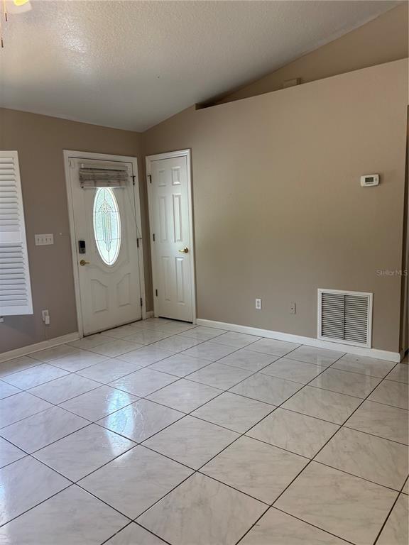 Building Photo - 510 S Cedar Ave