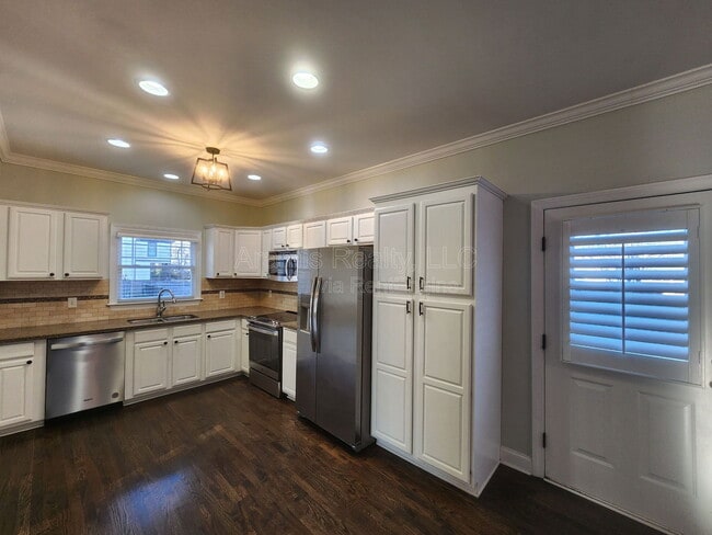 Building Photo - 3239 Osborne Rd NE