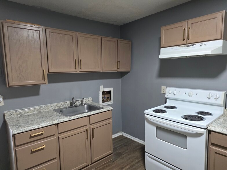 Building Photo - 3516 Lynhaven Dr