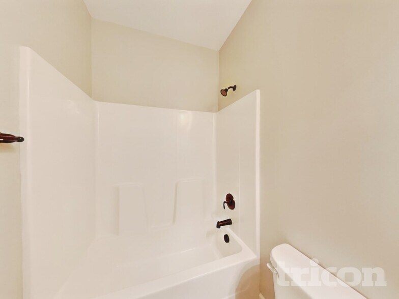 Building Photo - 189 Crystal Creek Dr